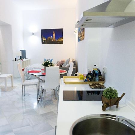 Apartamento Centro De Sevilla Kültér fotó